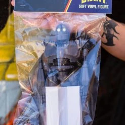Unbox Industries Iron Giant Soft Vinyl Figure (Mondo Exclusive) Toys